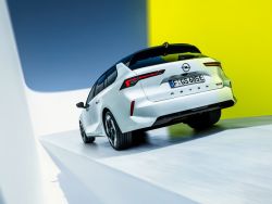 Opel Astra ST GSe 03