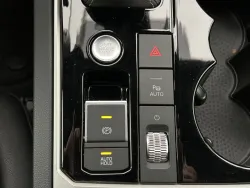 30565817