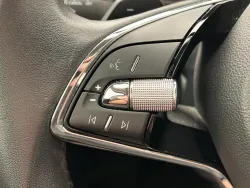30569589