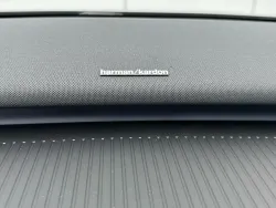 30510922