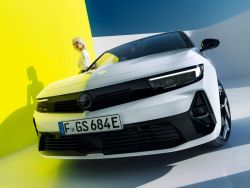 Opel Astra HB PHEV 01