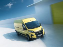 Opel Movano 2024 (1)