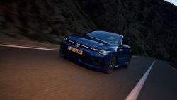 Volkswagen Golf R 07