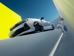 Opel Astra HB PHEV 03