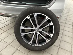 30532504