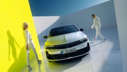 Opel Astra HB PHEV 02