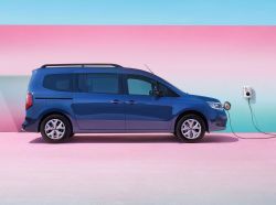 Renault Grand Kangoo 01 02