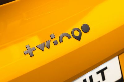 Renault Twingo žlutý (4)
