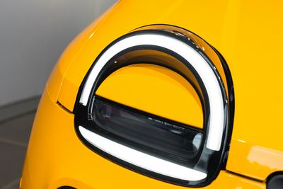 Renault Twingo žlutý (3)