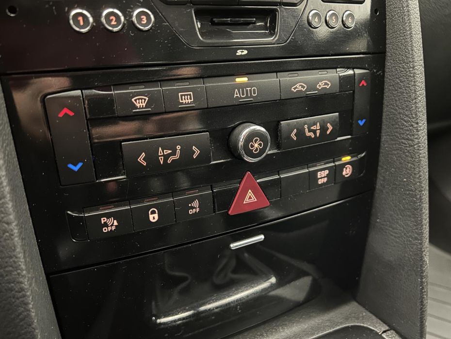 30542531