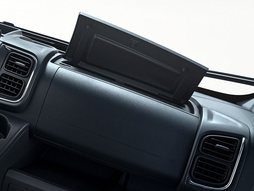 Opel Movano 2024 (15)