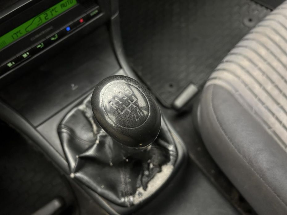 29760758