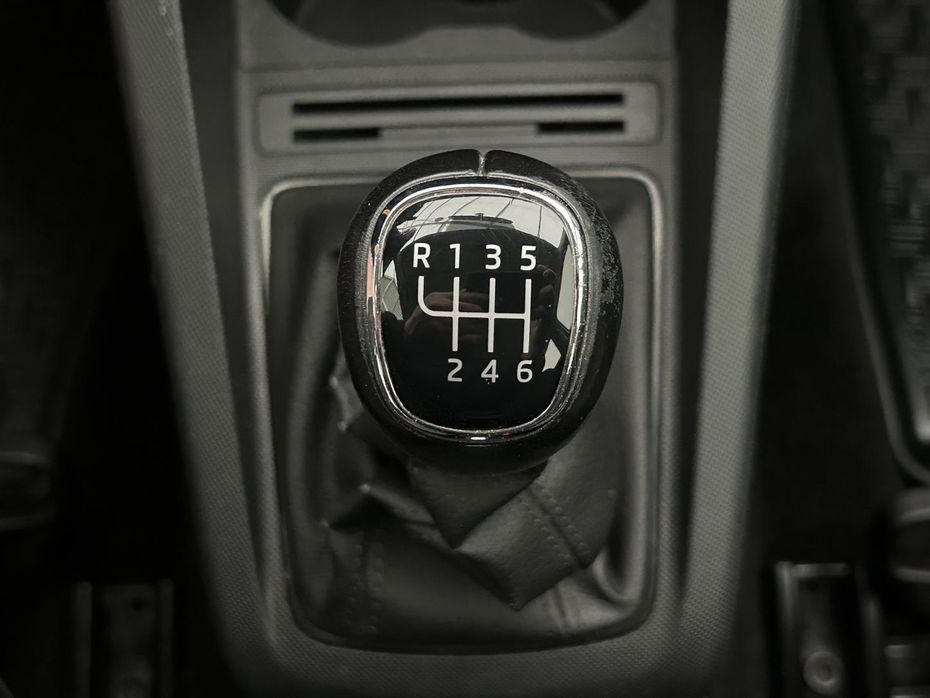 30693011