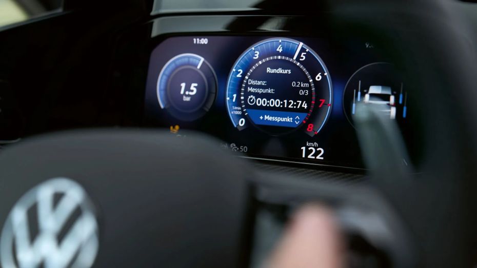 Volkswagen Golf R 06