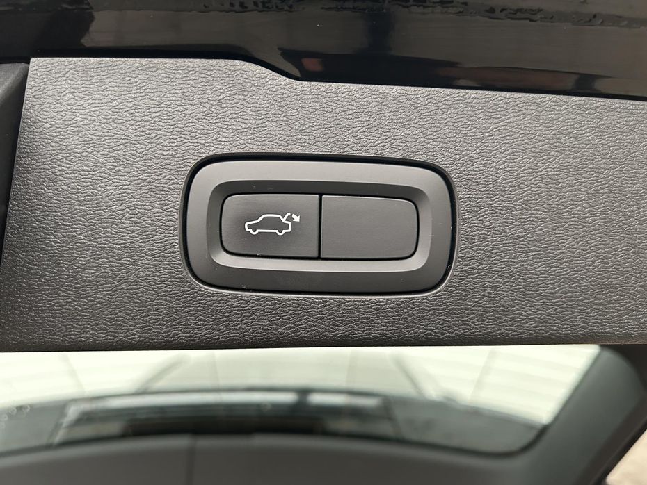 30763944