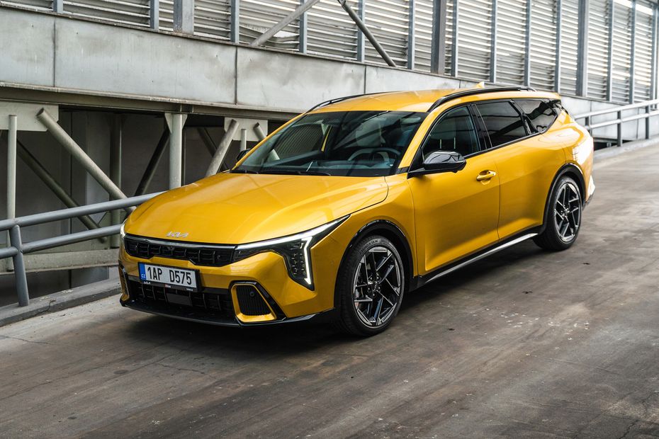 Kia K4 Sportswagon (7)