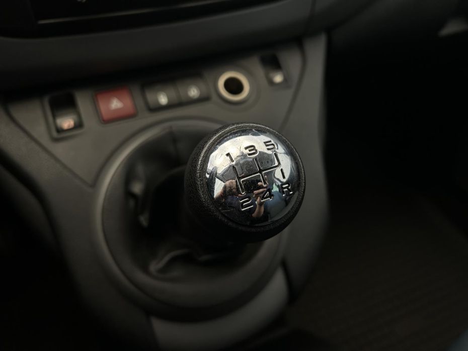 30583318