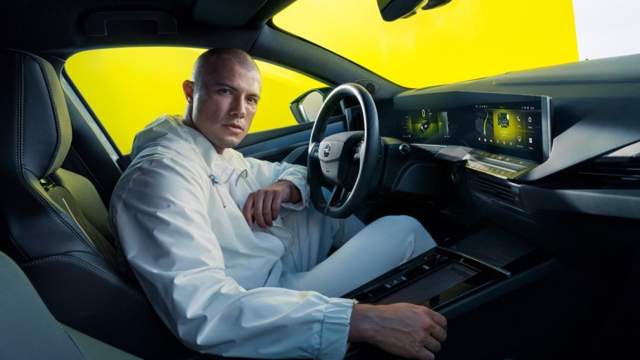 Opel Astra HB PHEV 12