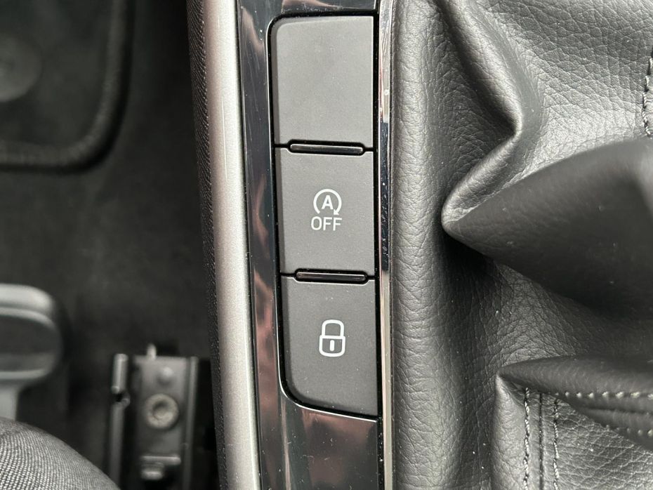 30591108
