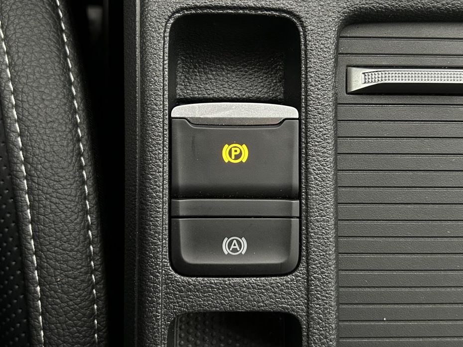 30768052