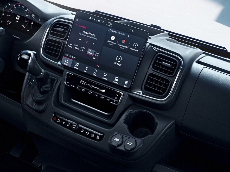 Opel Movano 2024 (4)