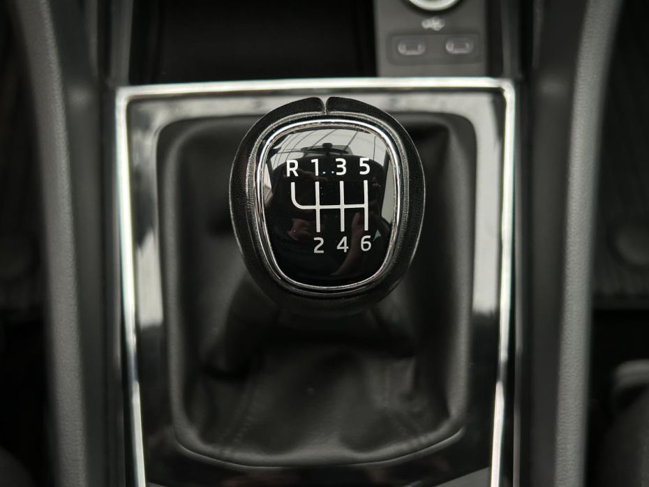 30563417