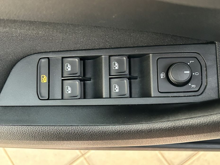 30886004