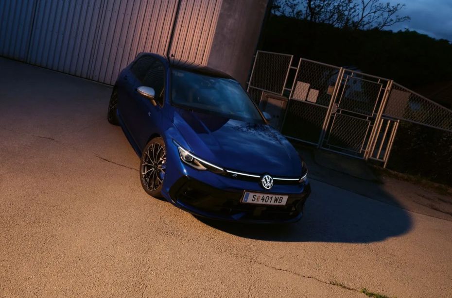 Volkswagen Golf R 02