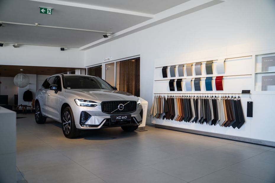 Volvo showroom (4)