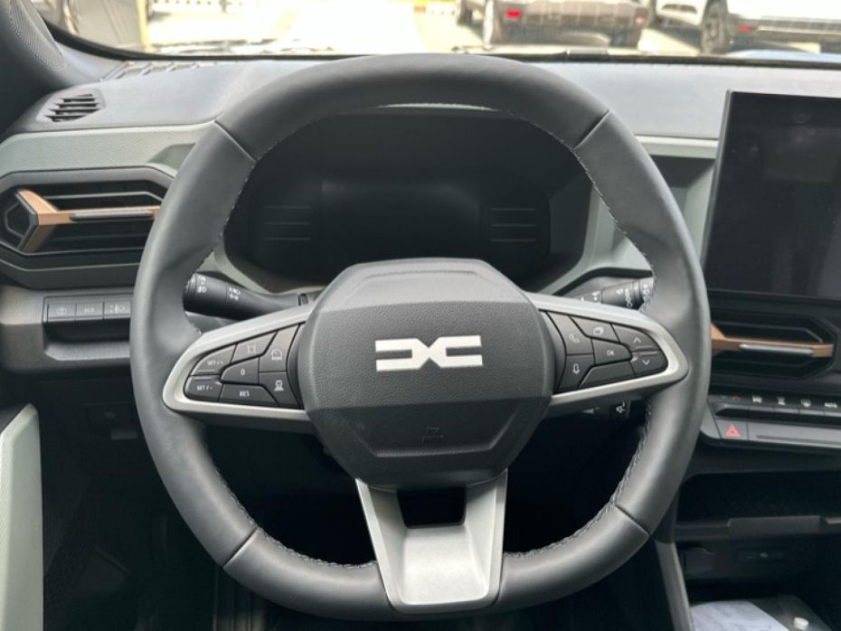 30513748