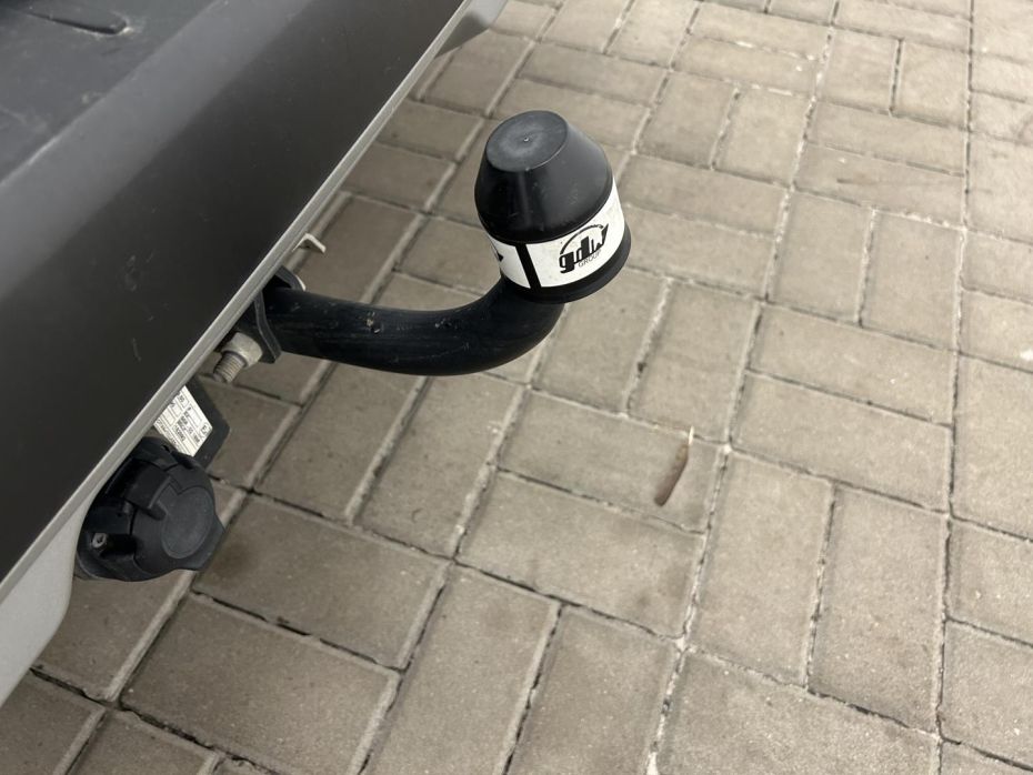 30481890