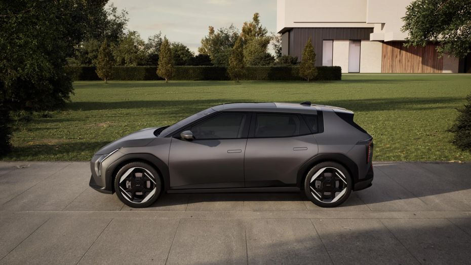 Kia EV4 (1)