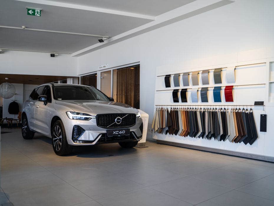 Volvo showroom (4)
