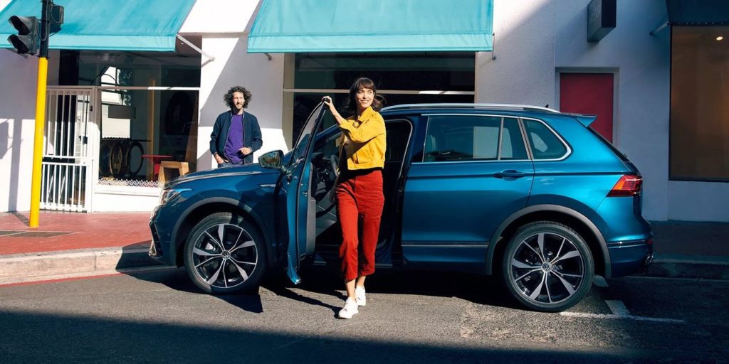 s7g10-scene7-com-tn1850-tiguan-rear-10-6-1-