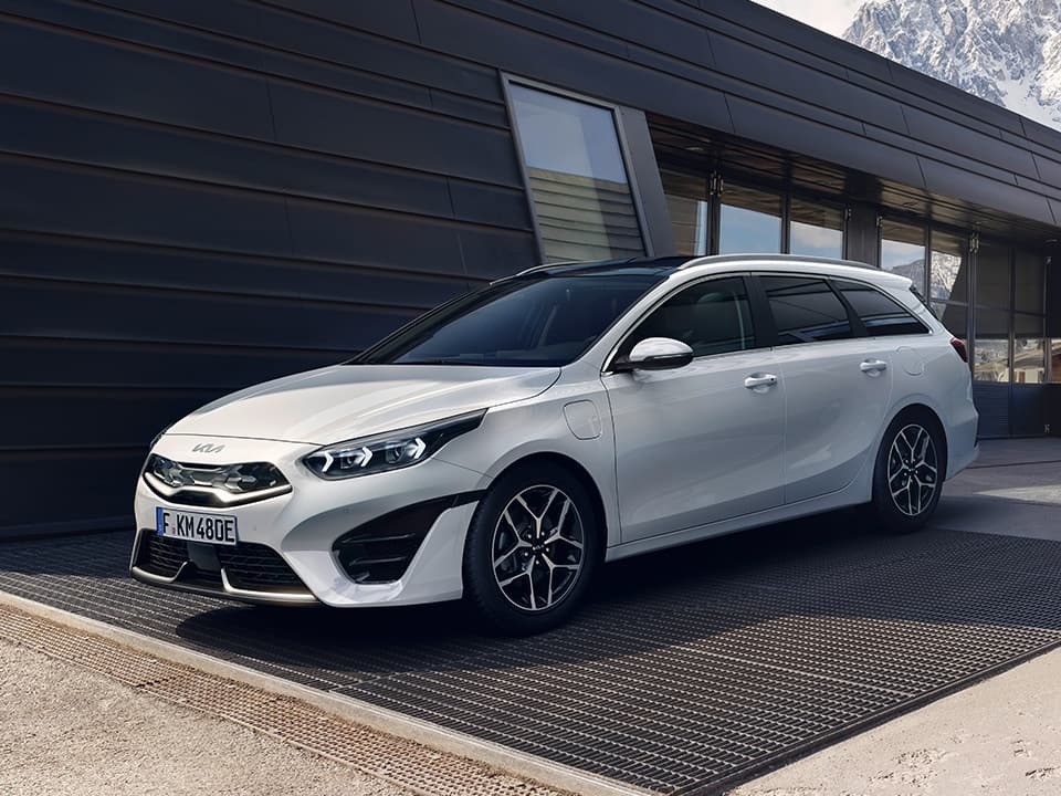 https://www.tukas.cz/wp-content/uploads/2017/08/kia-ceed-sportswagon-phev-my22-3.jpg