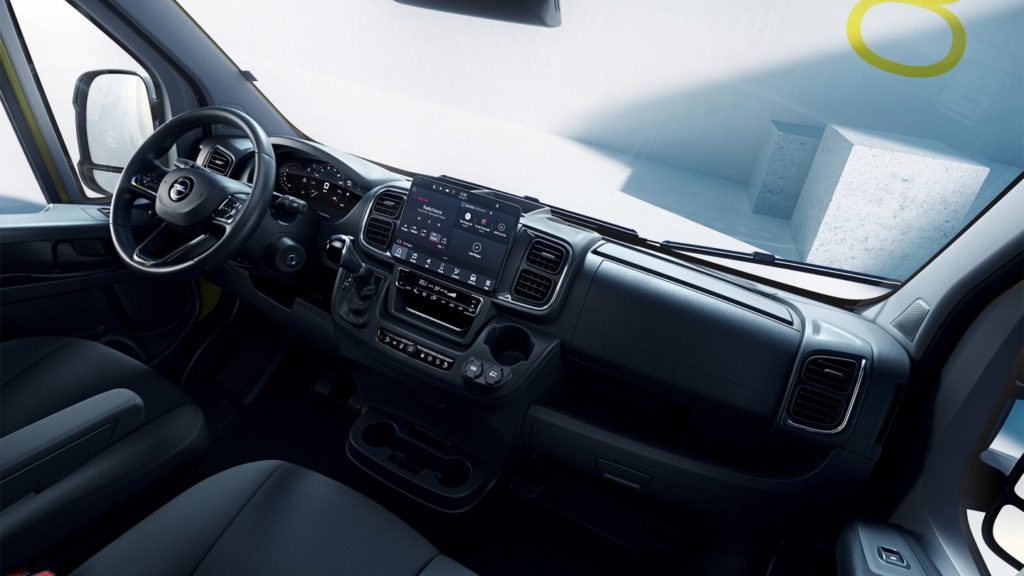 Opel Movano 2024 (1)