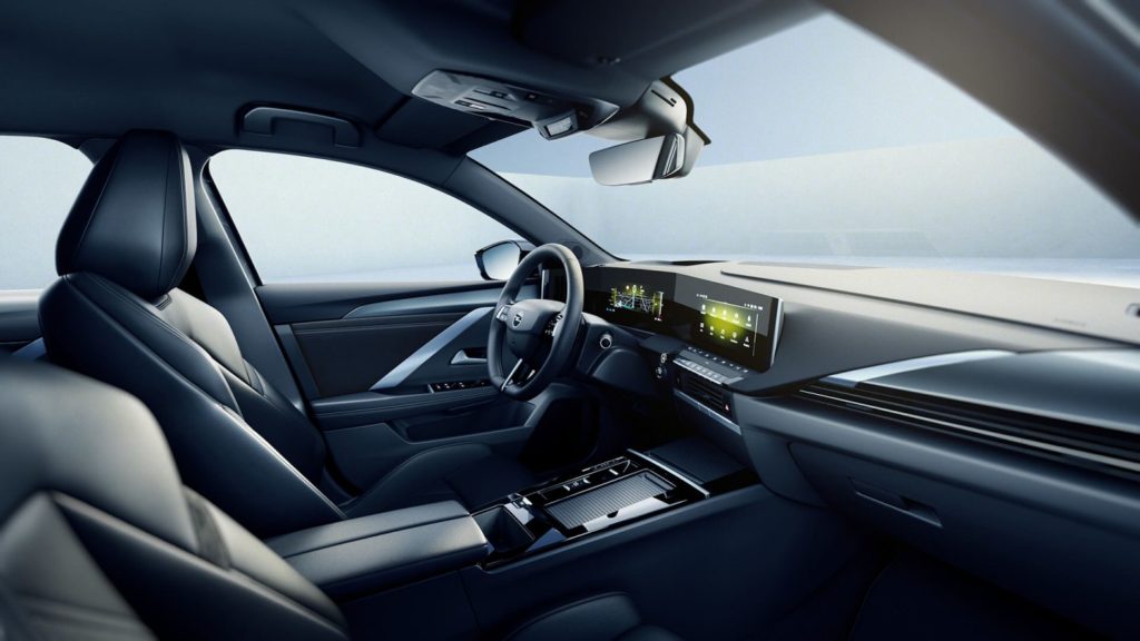 opel-astra-hatchback-hybrid-interior-16x9-assol22-i01-037 (1)