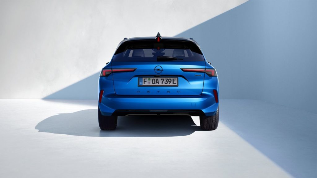 opel-astra-sports-tourer-hybrid-exterior-rear-16x9-asstsol22-e01-062
