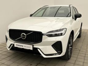 Volvo XC60 2.0 B4 4x4 PLUS Glossy Black