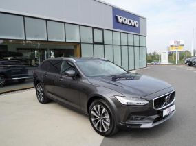 Volvo V90 CC B5 AWD benzín Pro MY22